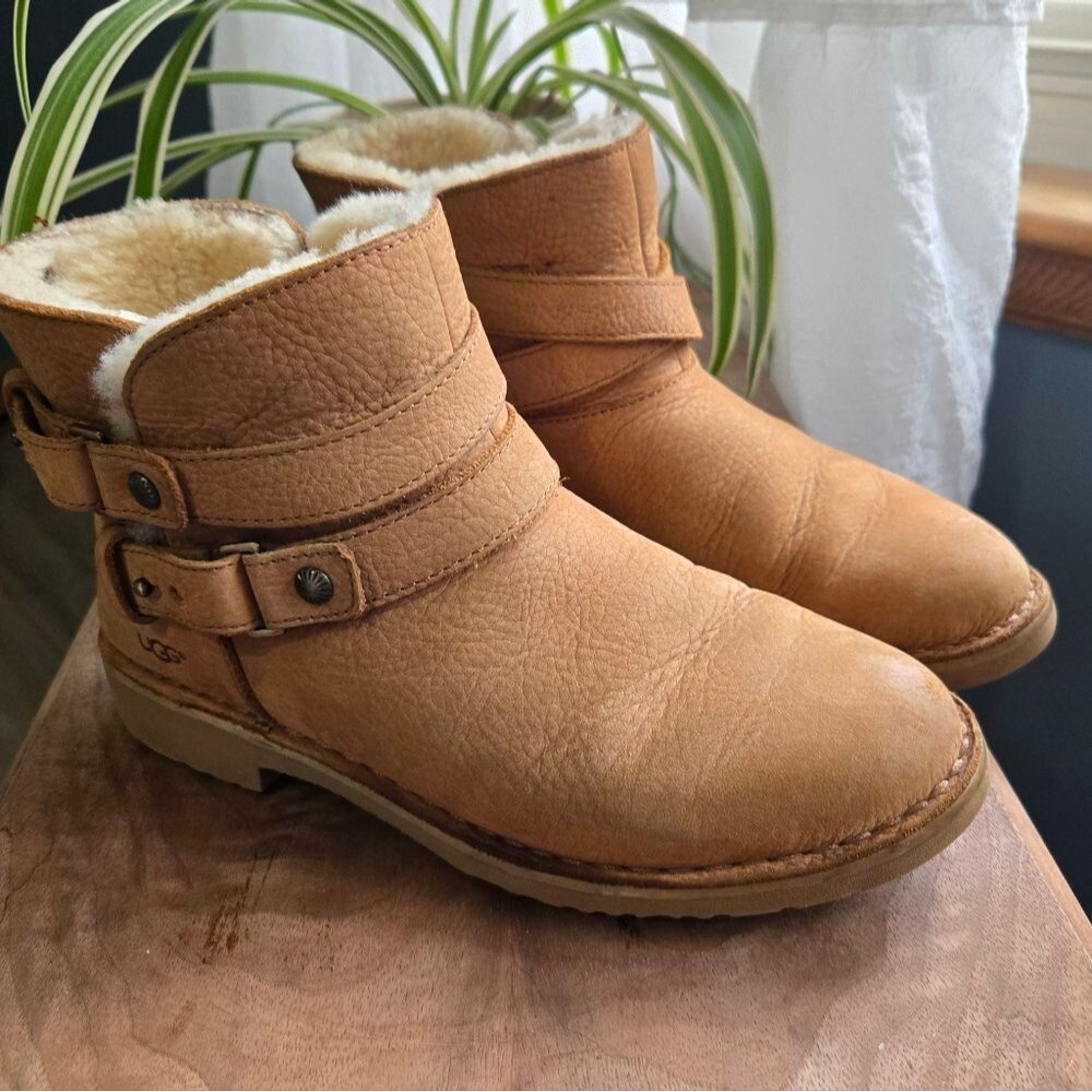 UGG Simmens Leather Buckle Moto Boots Shearling Lined Waterproof 7 - Picture 4 of 11